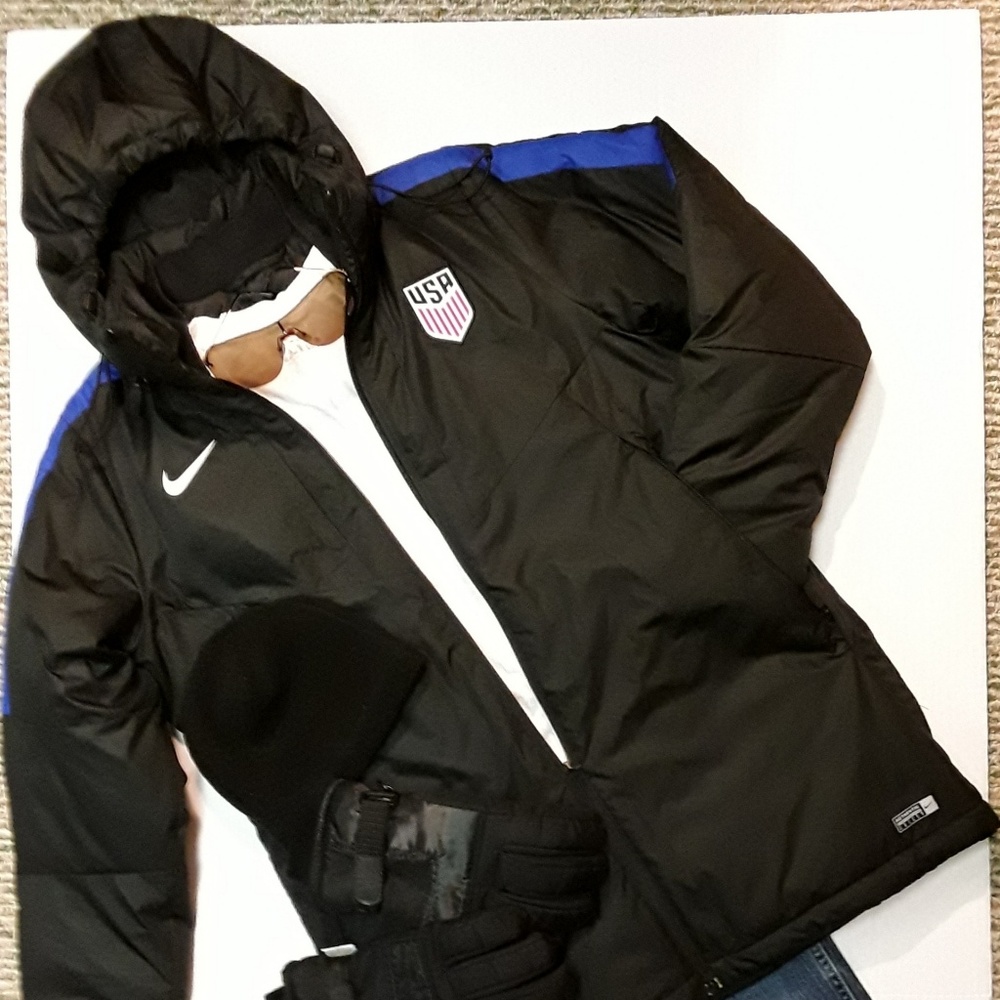 #117 NIKEBETTERWORLD SOCCER STORM-FIT JACKET